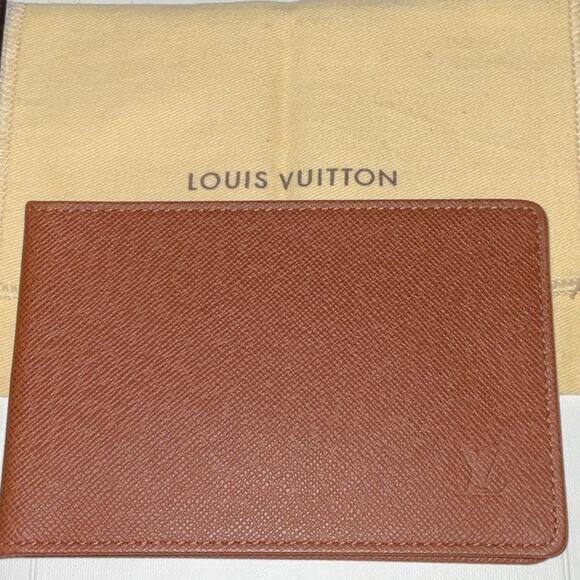 LOUIS VUITTON Taiga ID Card Holder Wallet Alezan W/Dust Bag - Picture 1 of 12